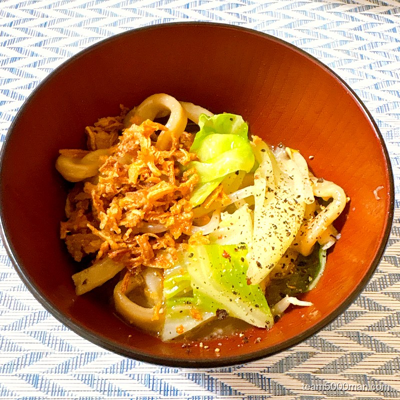 豚仙人 キャベツ・もやしを盛り付けた丼