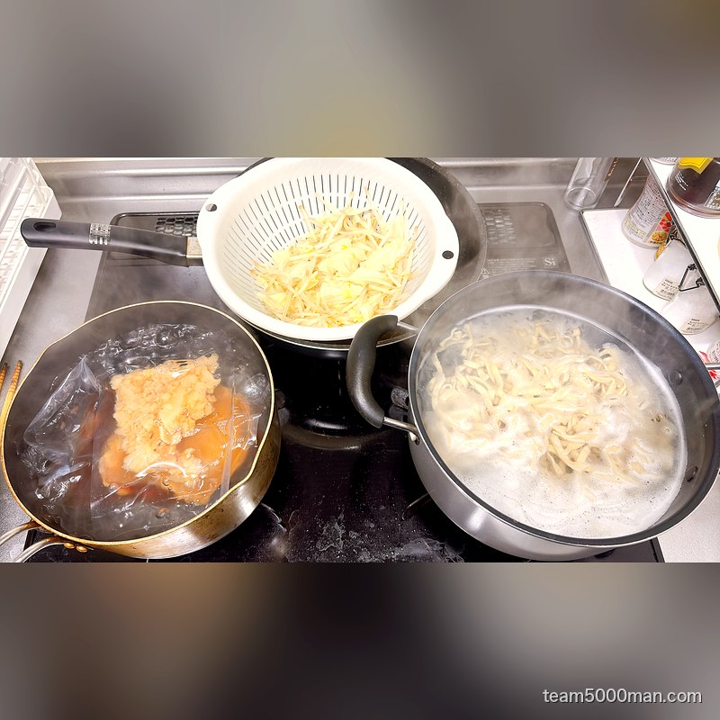 ラーメン武丸 調理中
