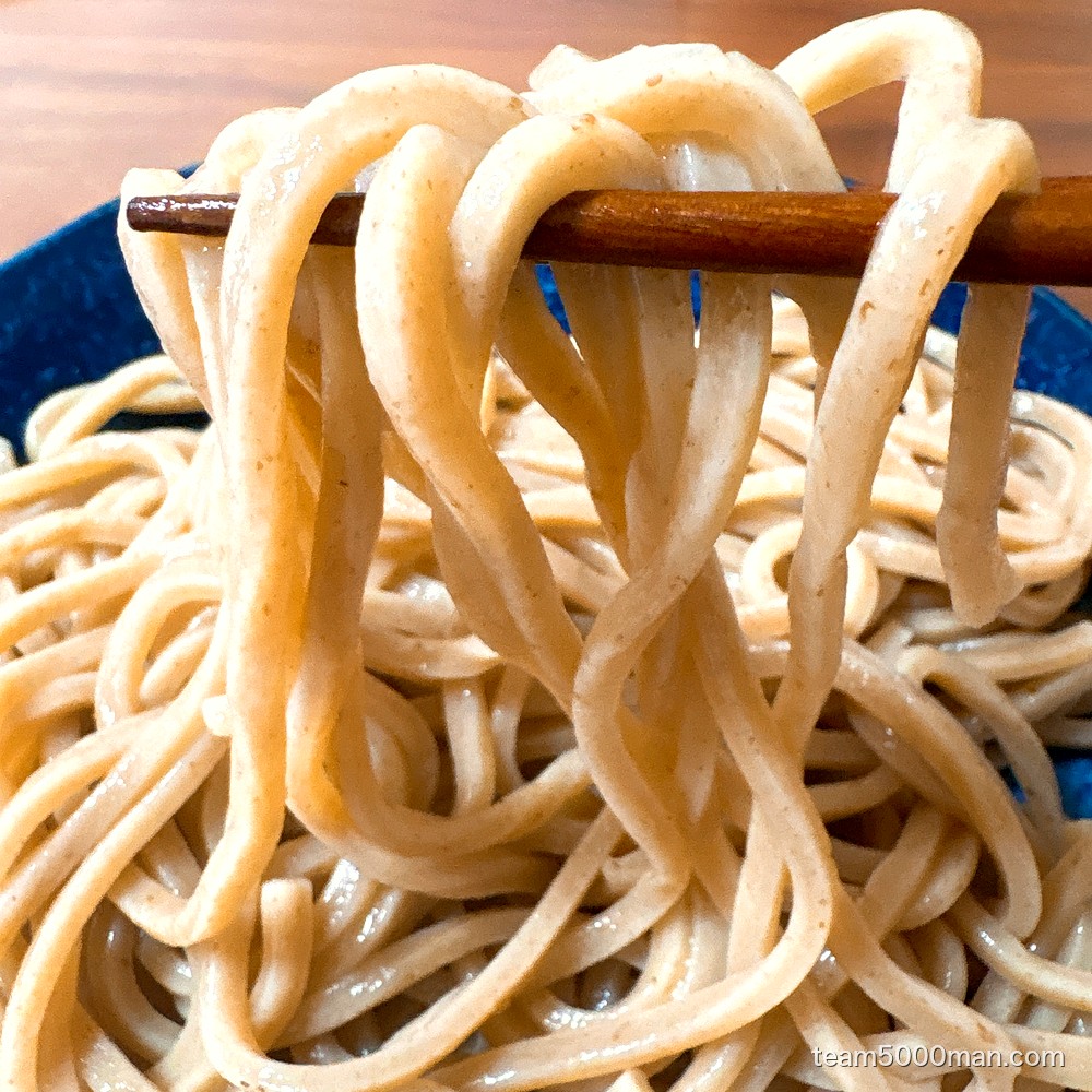 中華蕎麦 とみ田 つけめん 自家製極太麺のリフトアップ
