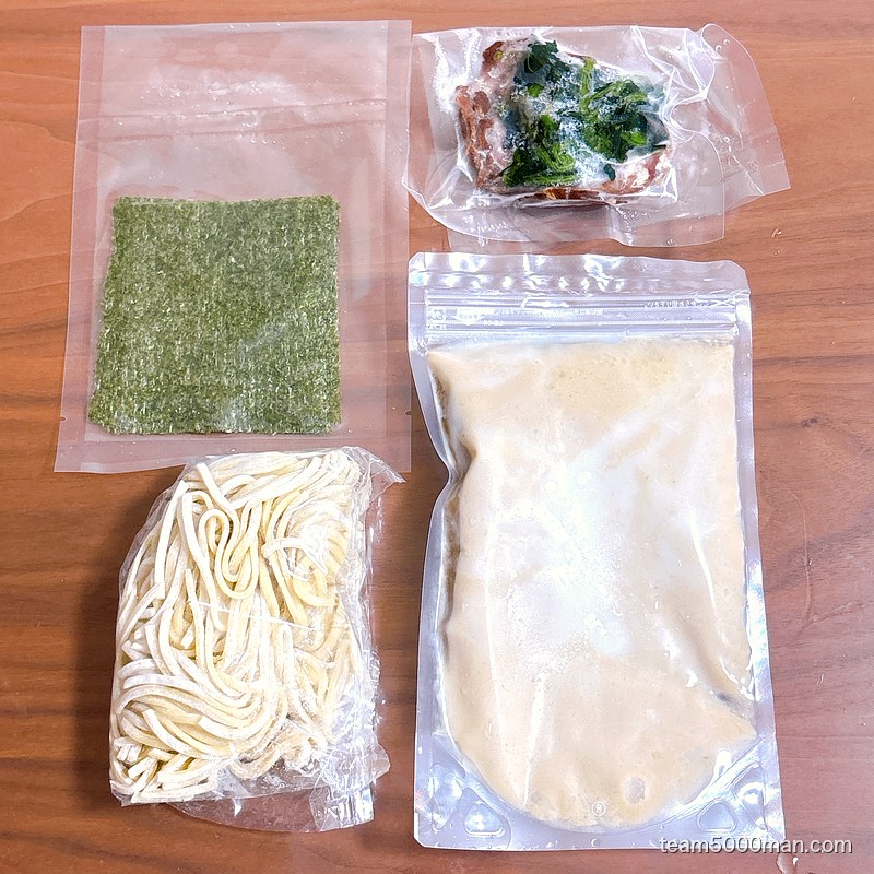 暴君RA-MENの同梱物一覧（麺・スープ・具材・海苔）