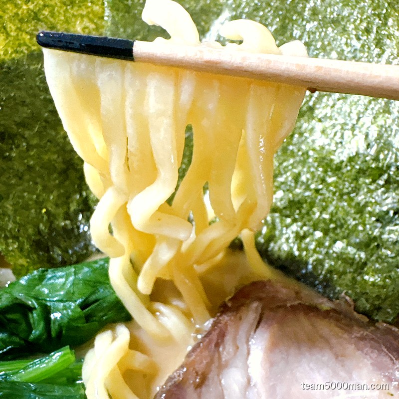 中太もちもちストレート麺のリフト