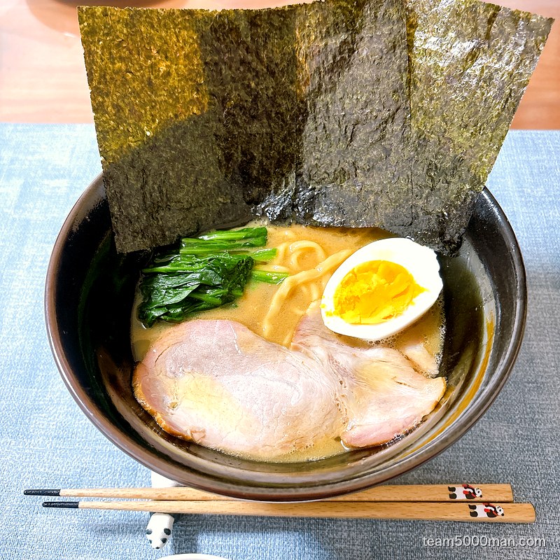 とみ田 家系ラーメン 完成丼