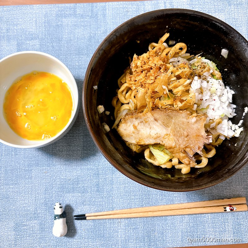 溶き卵を用意して、すき焼きのようにつけて食べる