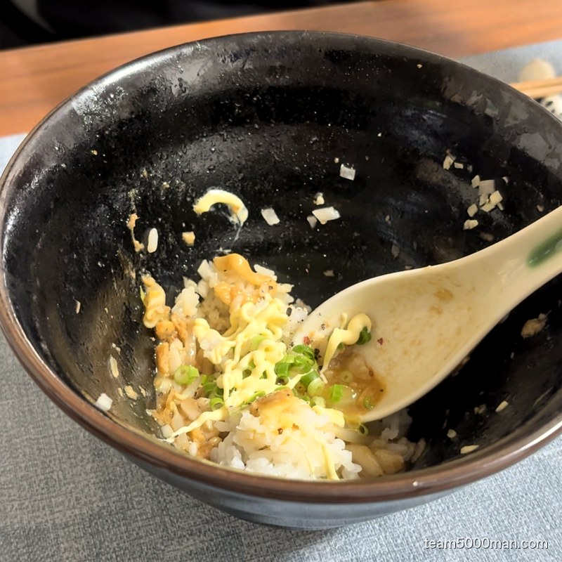 残ったタレに白飯を入れた〆の追い飯