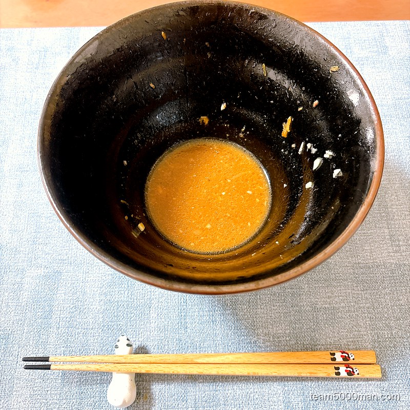 えびラーメンを完食した後の丼