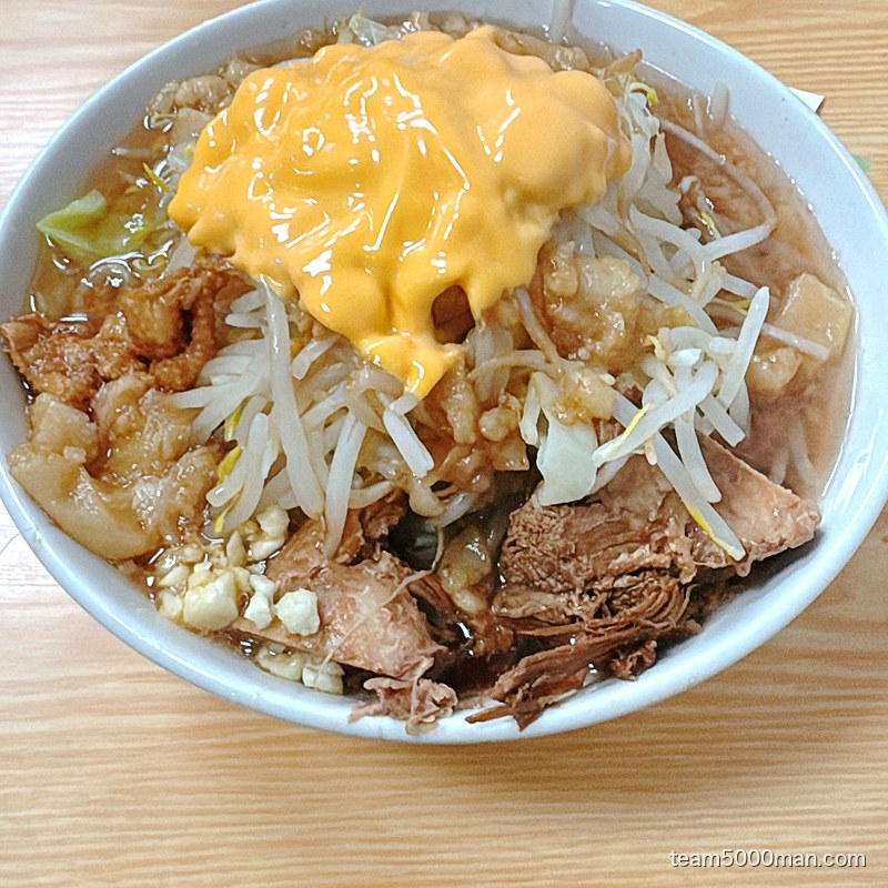 明日へ向かって 夢ラーメンを斜めから見た様子