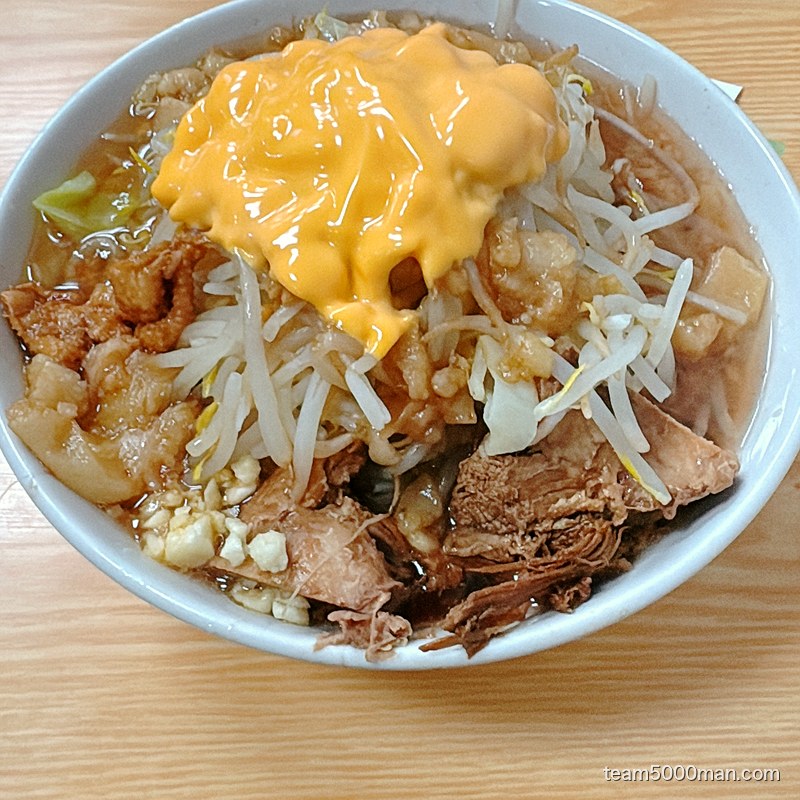 明日へ向かって 夢ラーメンを斜めから見た様子