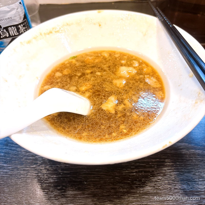 完食後の丼。スープまでほぼ飲み切った状態