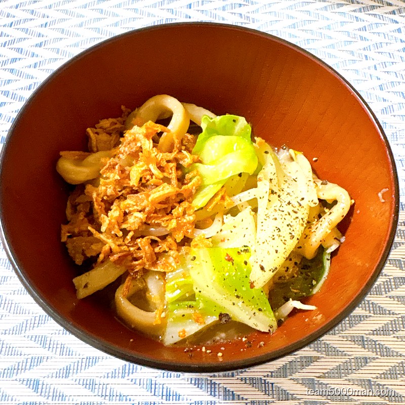 豚仙人 キャベツ・もやしを盛り付けた丼
