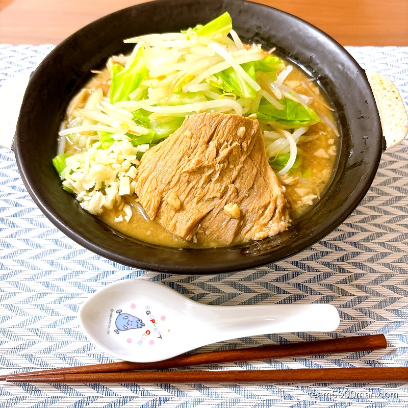 豚仙人 国産豚ラーメン 完成丼の俯瞰