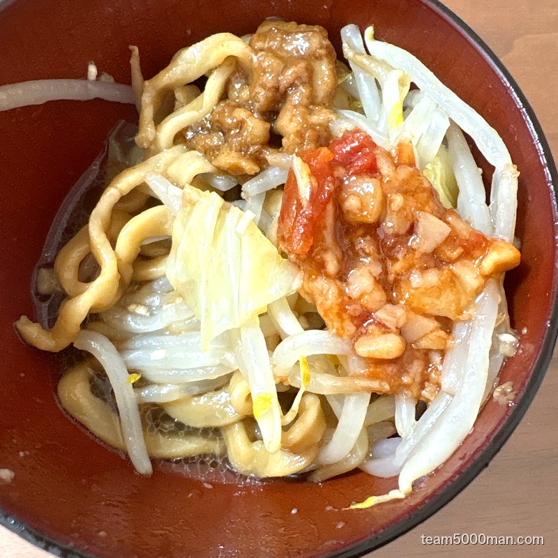 鬼トマとカレーラーメン トマト脂混ぜ