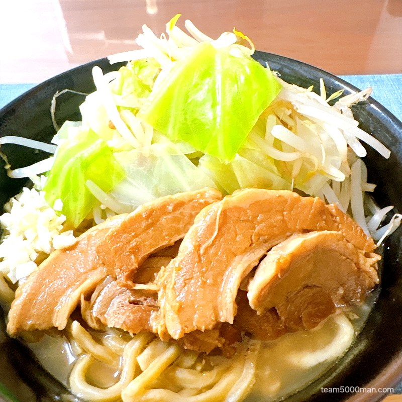 らーめん バリ男 豚バラチャーシューとヤサイの寄り