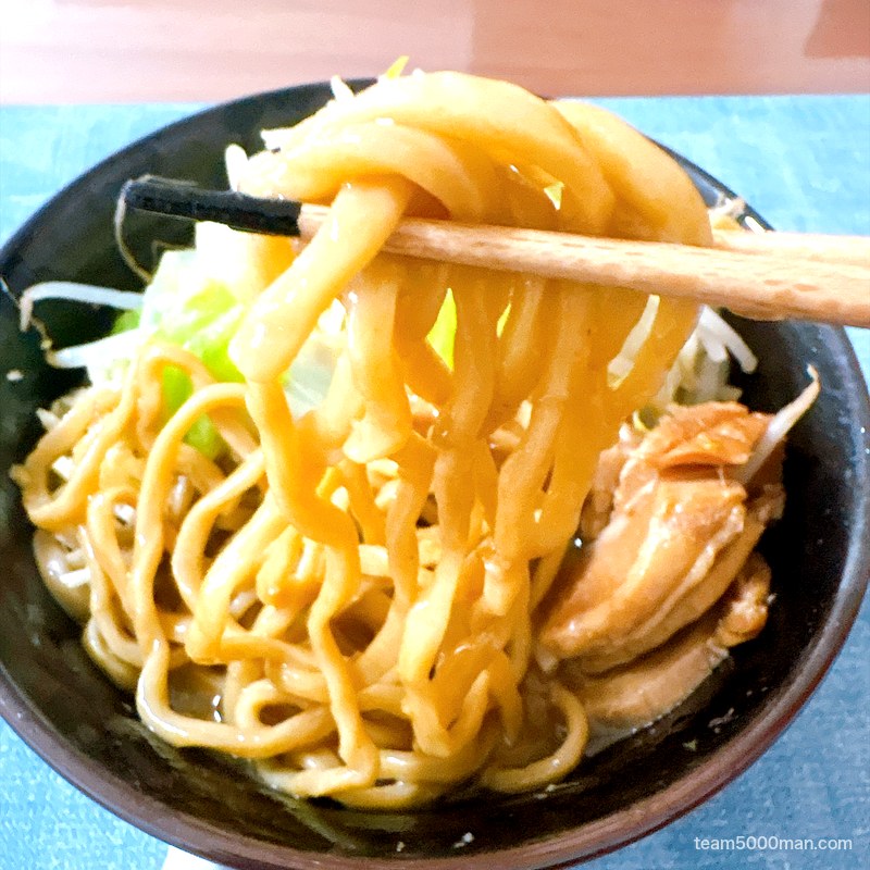 らーめん バリ男 もちっとした中太麺のリフト