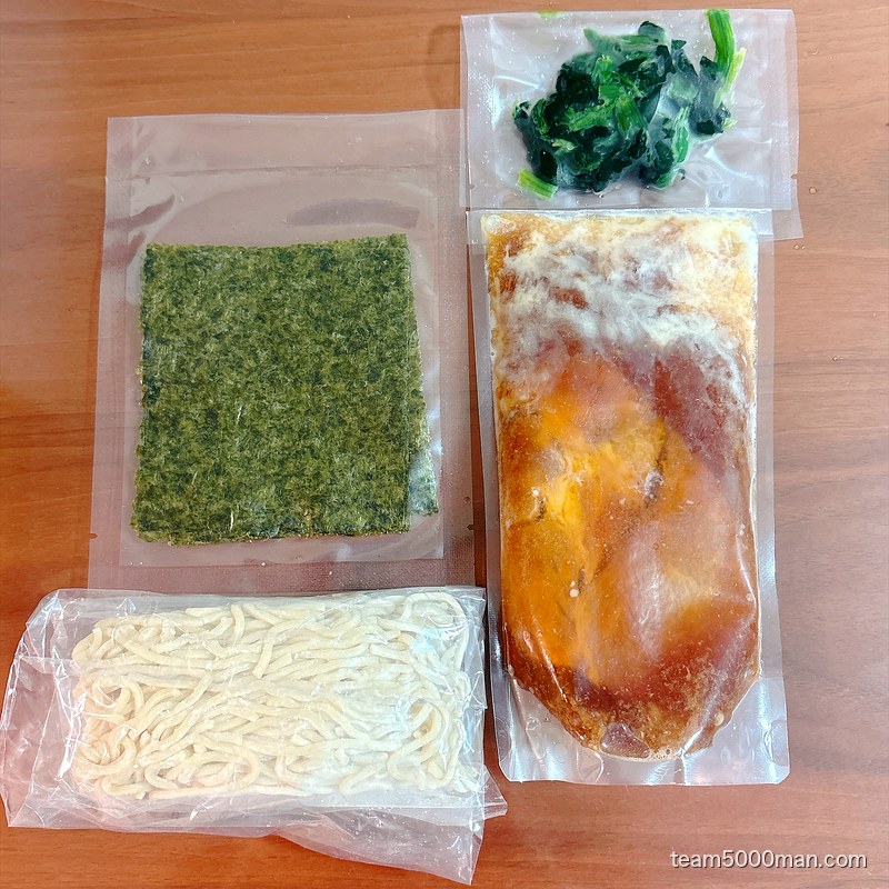 らーめん一二三家 セット内容 麺・具入りスープ・海苔・ほうれん草