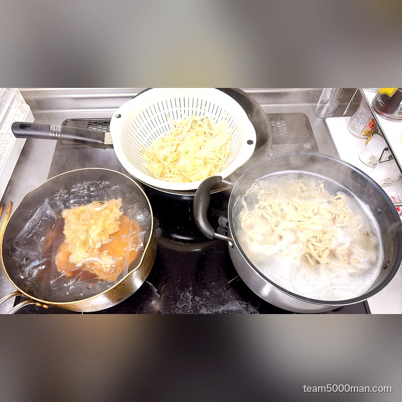 ラーメン武丸 調理中
