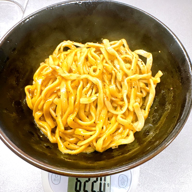 豚星。汁無し蕎麦 タレを混ぜた麺