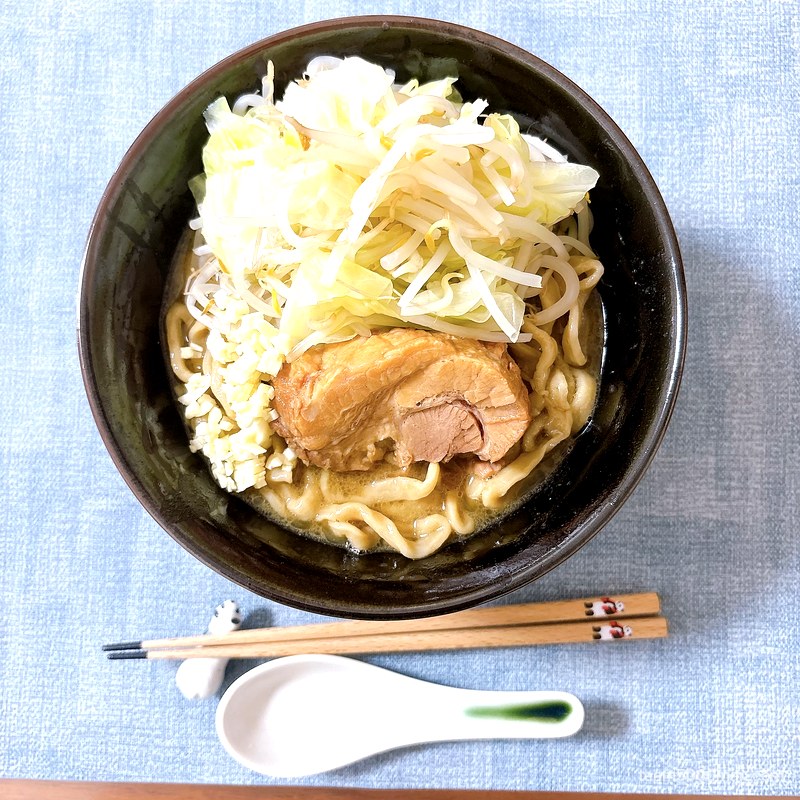 ラーメン一心 ラーメン 完成丼を真上から